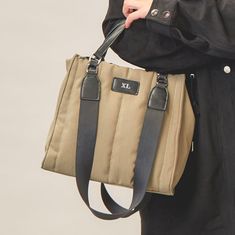NAOMI TOTE